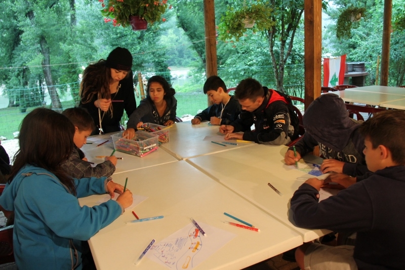 Village Camps International Summer Camp Ard&egrave;che, France 2019-07-26 https://www.villagecamps.com/journals_admin/images/915-44-07-07-2014   (800x533) (5).jpg